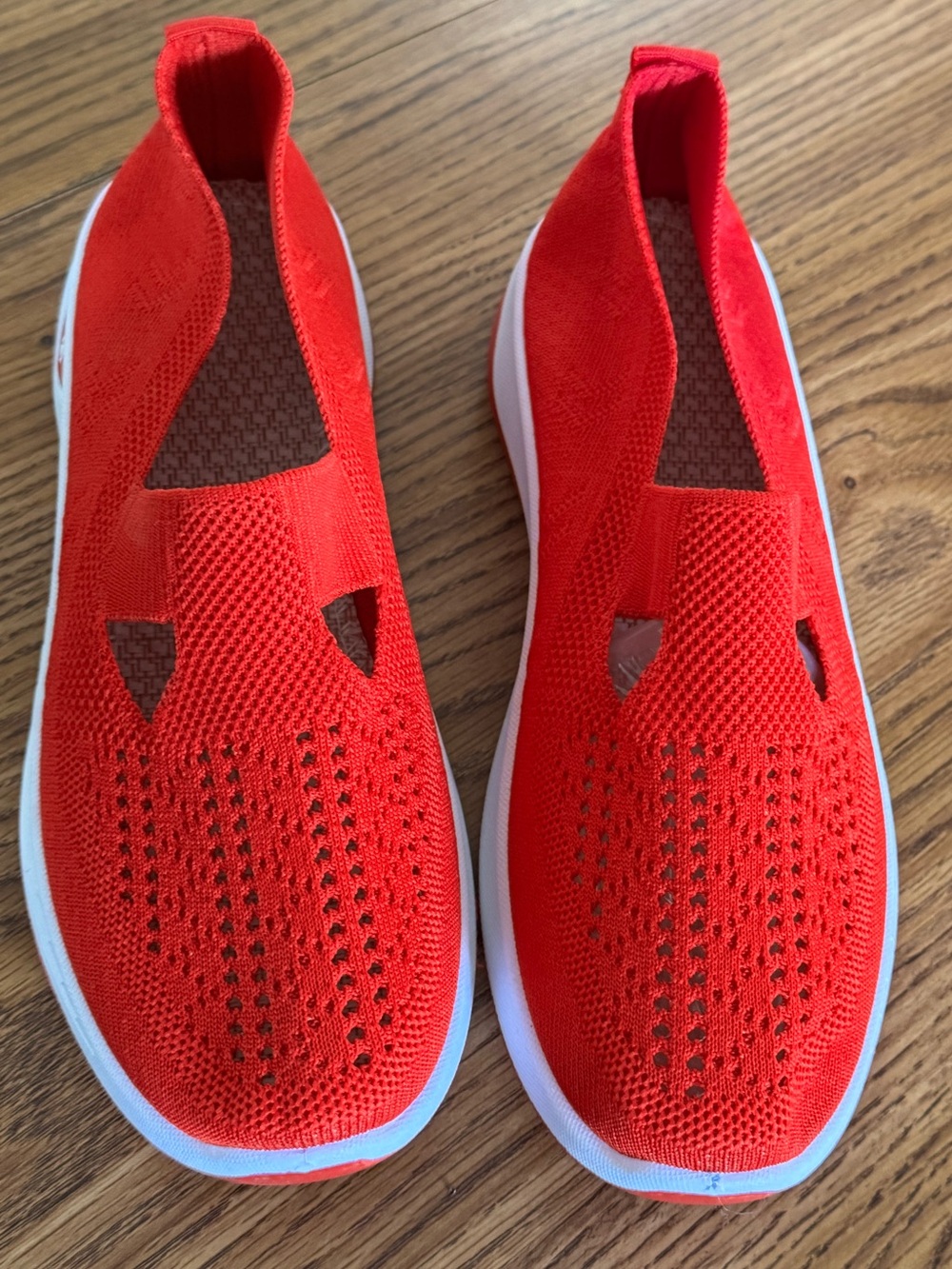 NWOT Red Canvas Flats Comfort Insoles Sneakers Size 8.5